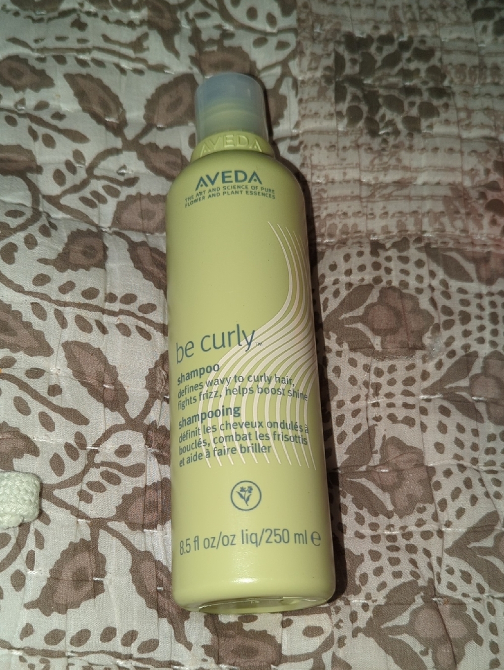AVEDA Be Curly Shampoo - Pale Yellow Bottle